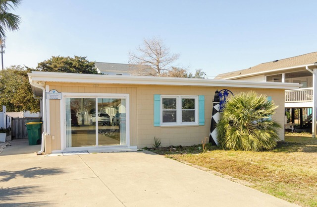 Pet Friendly Cottage Minutes from the KB Pier