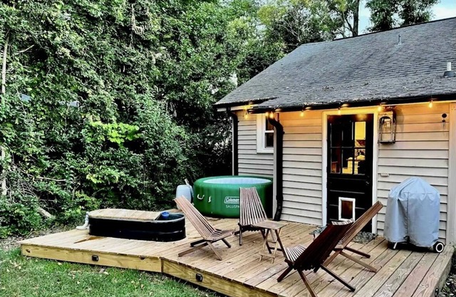 Pet Friendly Craftsman - Fireplace + Hot Tub + Cold Plunge + Mountain Views