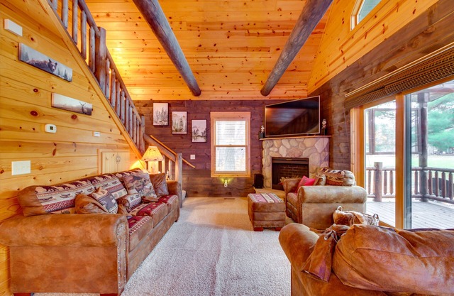 Pet-friendly Garrison Retreat w/Gas Fireplace!