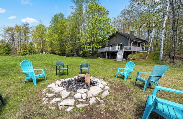 Pet friendly home near Baileys Harbor, Door County- private wooded lot!