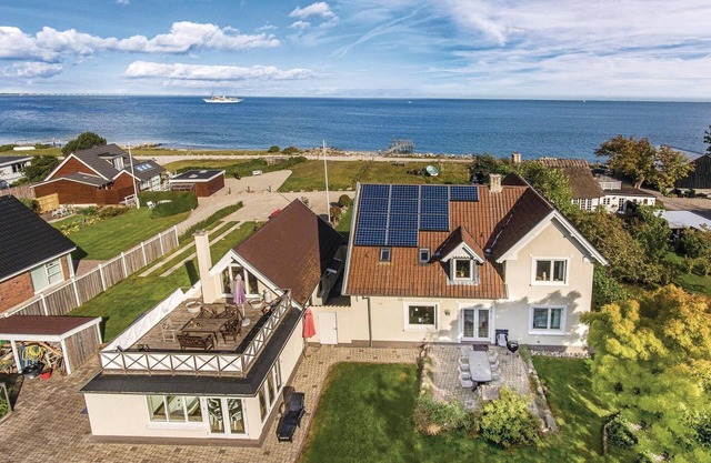 Pet friendly home in Frørup with sauna