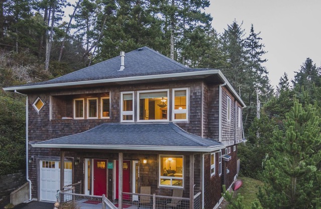 Pet Friendly Home, 2 Properties for 1, Perfect Home to Enjoy the Beach