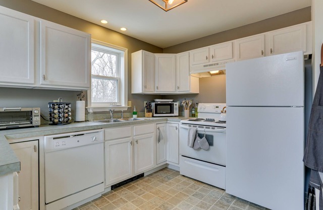 Pet-Friendly Lackawaxen Home w/Gas Grill!