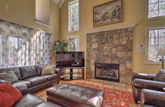 Pet-Friendly Linville Falls Home w/ Hot Tub!