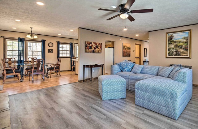 Pet-Friendly Saluda Home w/Mountain Views!