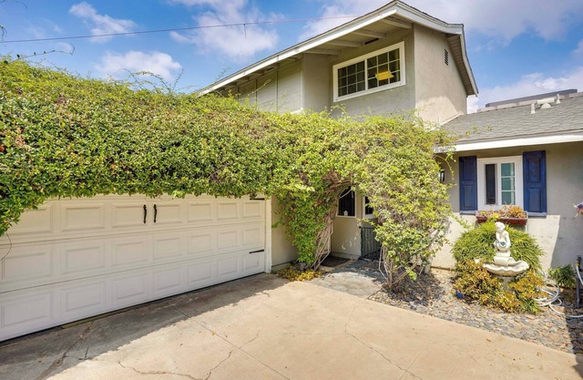 Pet-Friendly Studio in Costa Mesa - 7 Mi to Beach!
