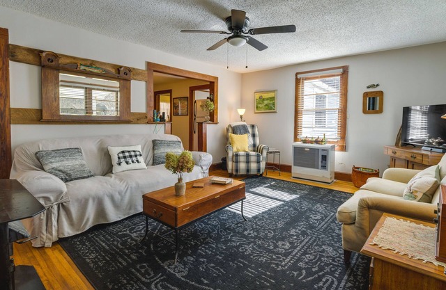 Pet-Friendly Topton Home w/Patio, Deck & Views!