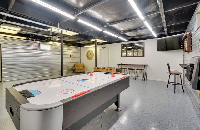 Pet-Friendly Zanesville Haven w/Game Room!