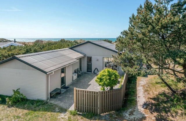 "Petersen" - 50m from the sea by Interhome