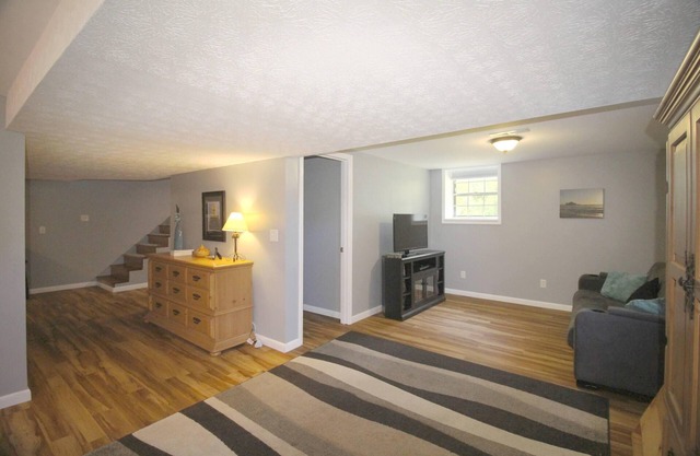 Petite Retreat with Kitchenette and Private Entrance