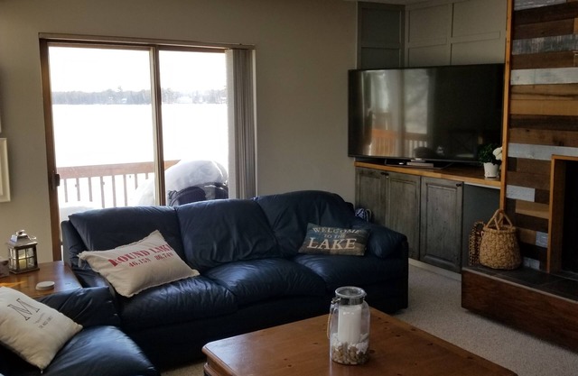 Petoskey Beachfront. Close to skiing and marina.