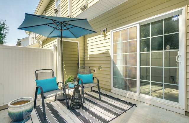 Pets Welcome: Townhome w/Patio in Raleigh!