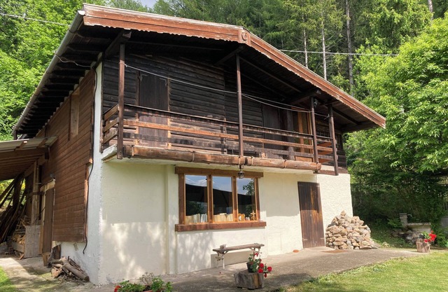PEZZAINBAITA. Spacious chalet 20 minutes from Lake Como. Oasis in the woods