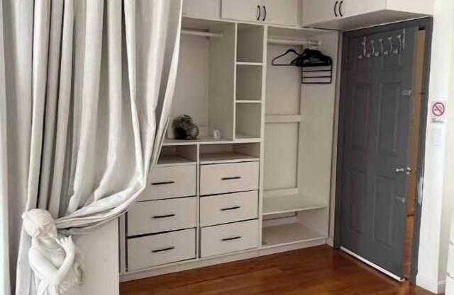 Phenomenal apartment with AC in vibrant The Bronx