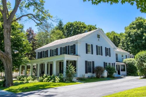 Picture Postcard Mansion In Manchester Village