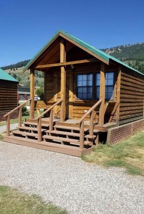 Picturesque Cabin with Stunning Sights near West Yellowstone, Montana