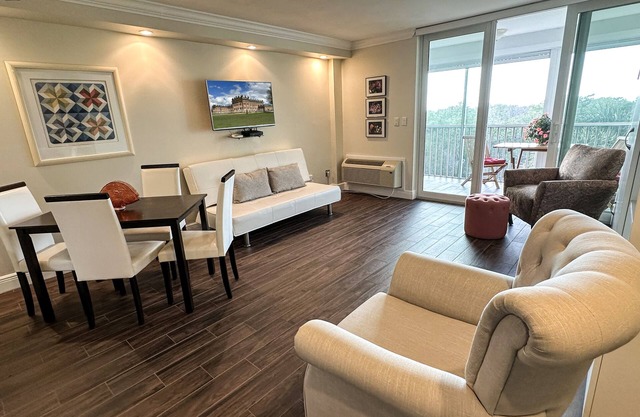 Pied-`a-Terre Steps To Beach Mangrove/Gulf View Just Renovated