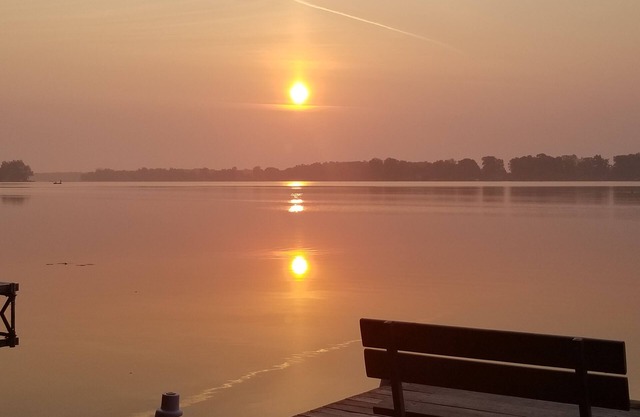 "Pier"adise on Long Lake - Lakefront Home