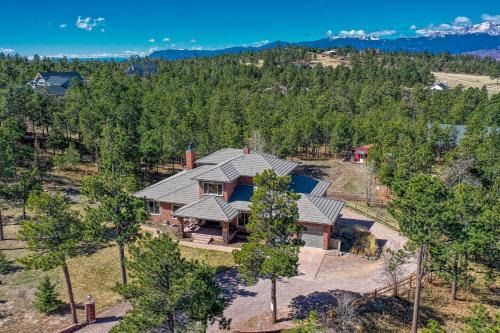 Pikes Peak View - Mtn Home in Colorado Springs!