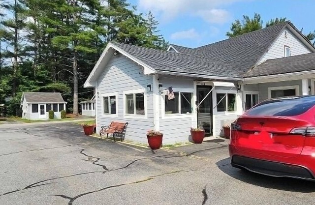 Pilgrim Inn & Cottages