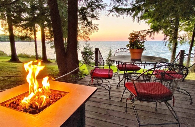 Pine Cottage - Beautiful direct lakefront cottage located in Sodus, NY, with full amenities.