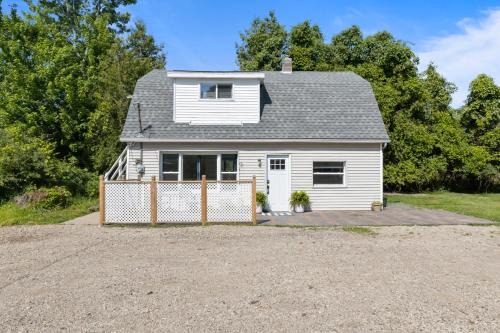 Pine Cove - Close to downtown and beaches