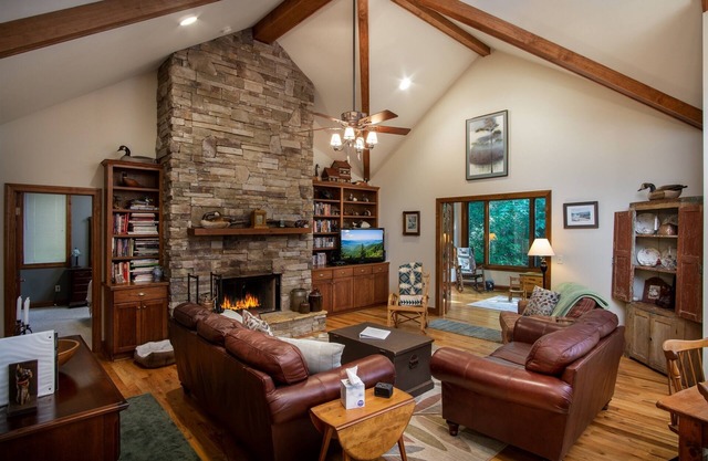 Pine Hill Cottage lakes and hiking trails nearby