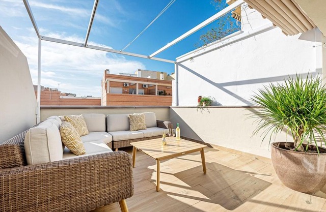Pineapple Arriola Penthouse