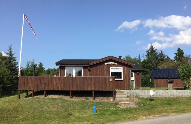 Pinen, Glyngøre. Lovely holiday cottage with fantastic view over the Limfjord.