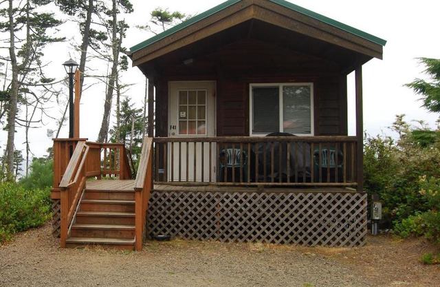 Pio Pico Camping Resort One-Bedroom Cabin 14