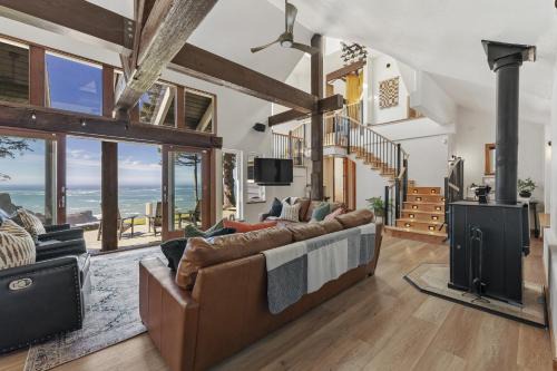 Pirate Cove Retreat (Main Home & Cottage)