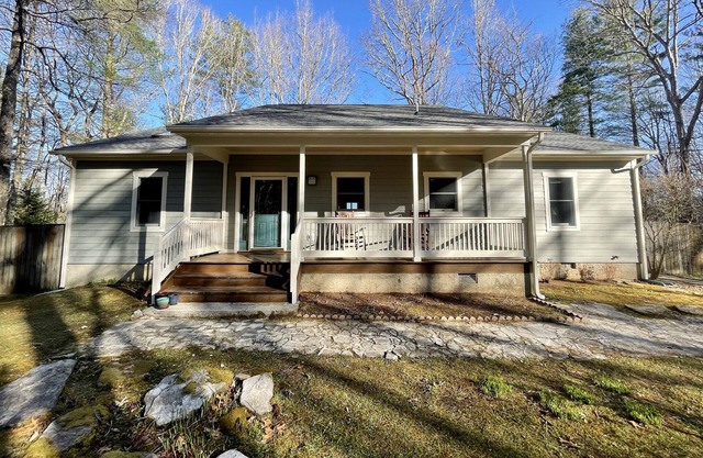 Pisgah Adventure Cabin with stunning view