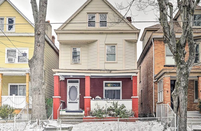 Pittsburgh Vacation Rental Near Downtown!