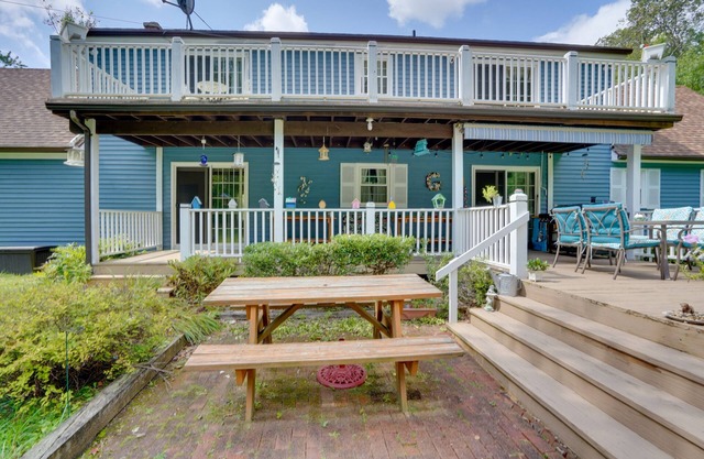 Pittsfield Home w/Deck - 12 Mi to Jiminy Peak!