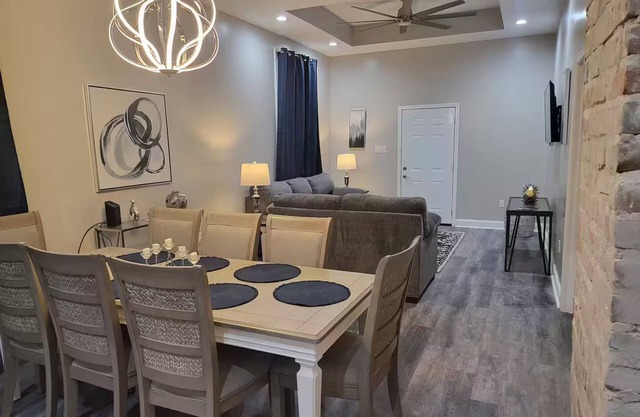 Pleasant 5-bedroom house with AC in vibrant New Orleans