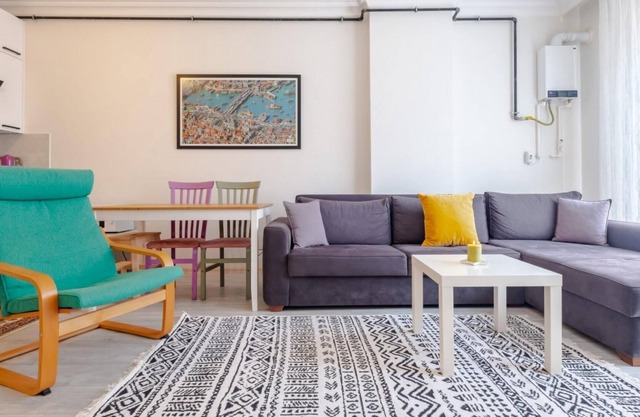 Pleasant Flat Close to Metro Station in Maltepe