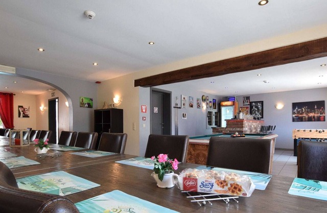 Pleasant Holiday Home with Sauna and Jacuzzi in Courtil