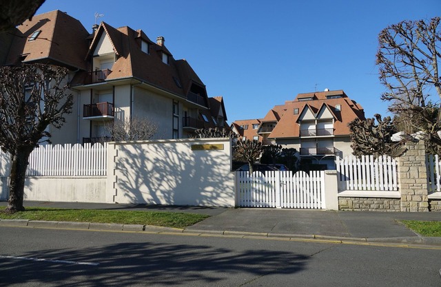 Pleasant pied-à-terre on the Côte Fleurie Rated 3 stars by Gîtes de France