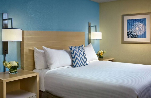 Pleasant Stay, Convenient Location! Onsite Pool, Free Parking, Pet-friendly!