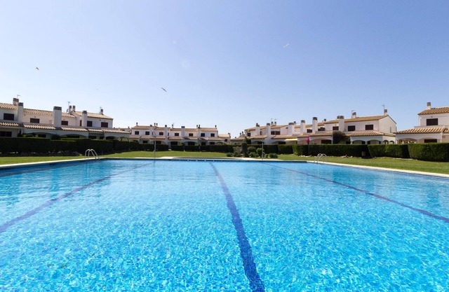 PLETERA 367: 3 bedroom house with private garden and community pool