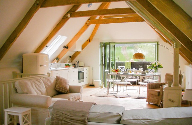 "Plympton Barn" Beautiful Barn, Walking Distance To Beaches + Salcombe
