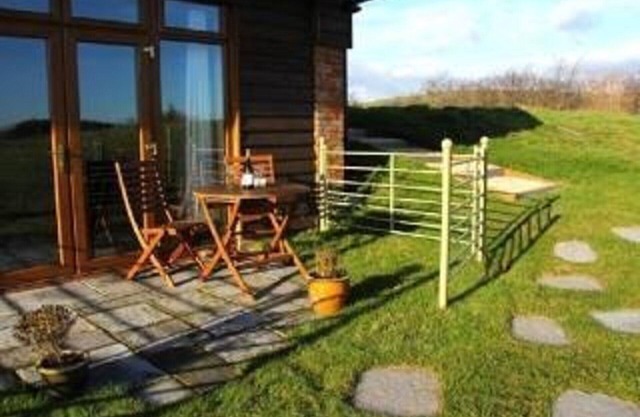 Poachers Hut 1-bed Cottage, Sleeps 2, Pet Friendly