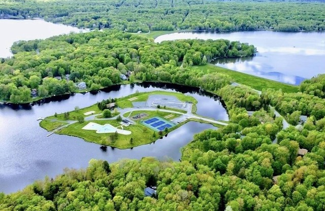 Pocono Mountain Home @ Arrowhead Lake