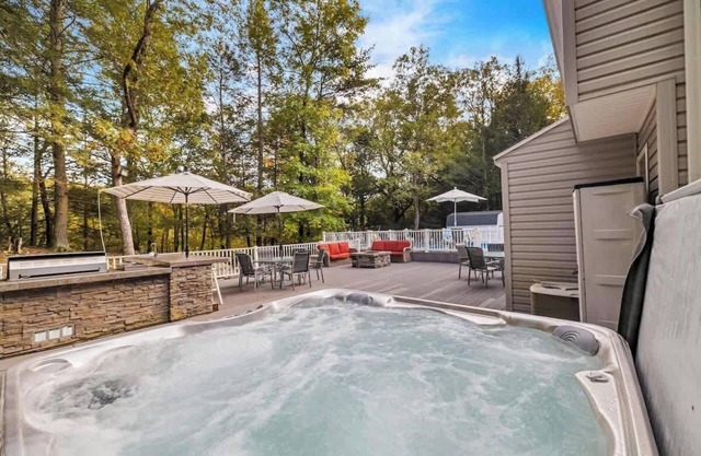 Poconos Retreat | Dogs, Pool, Hot Tub, & Game Room