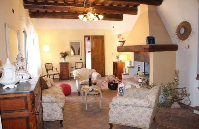 Podere Palazzolo - Tipica Casa Colonica nel Cuore Della Toscana