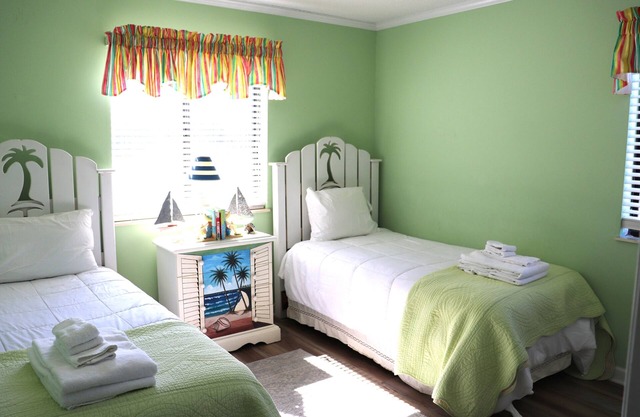 Point Emerald Villas B101 - Oceanside condo in Emerald Isle