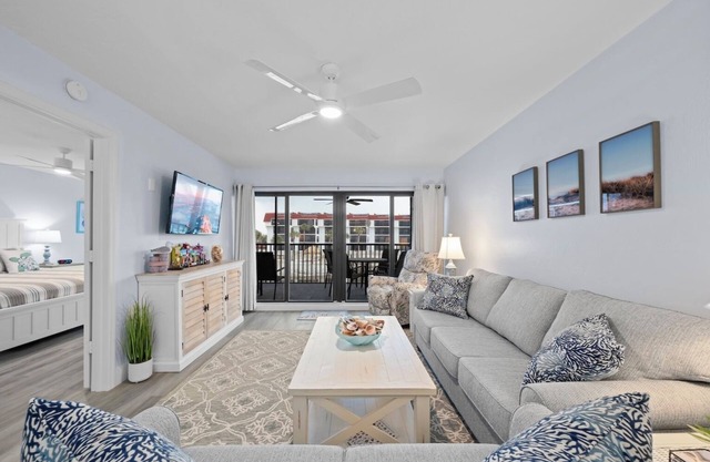 Pointe Santo B23: Bright Beachside Oasis Gulf Views