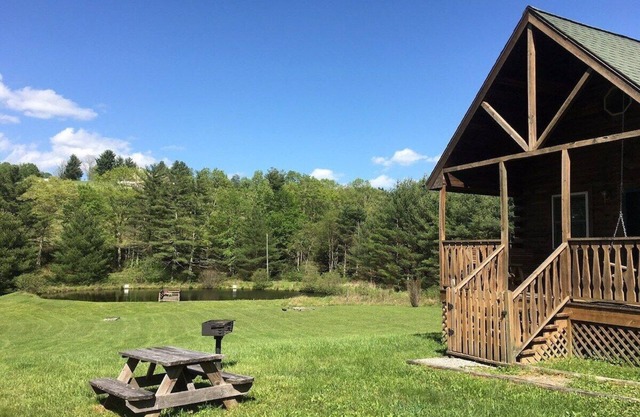 Pond, fireplace, WIFI, No Pets, near Blue Ridge Parkway