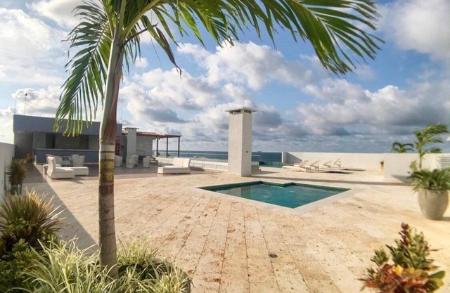 PONY PALACE Best Rooftop Pool in Cartagena! Beachfront, 3BR luxury condo balcony