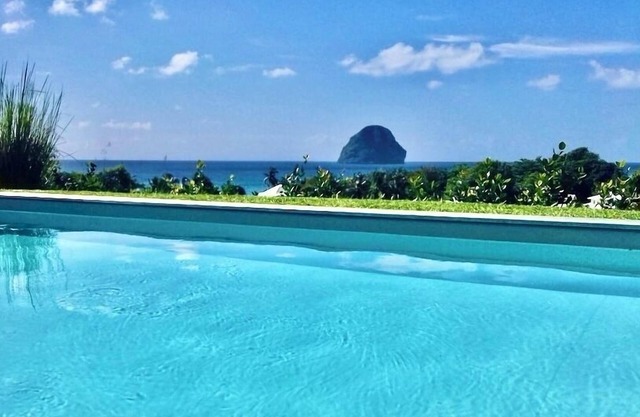 pool, 100 m from the beach, sea, relaxation and standing facing Diamond Rock